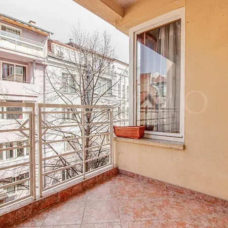 Apartment Bulgarian Champs -Elysees Street Apartment *